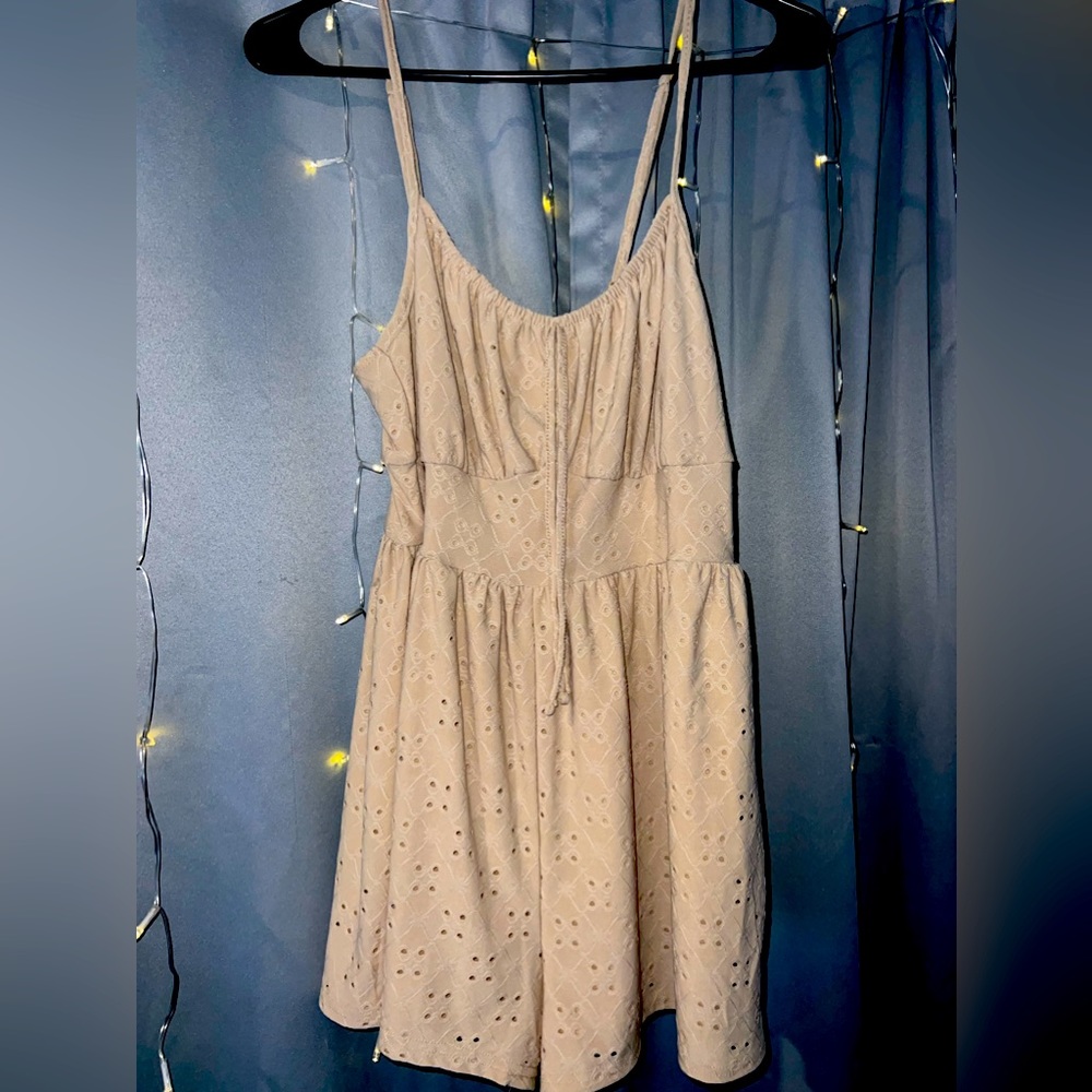 ‘No comment’ romper (tan colored)